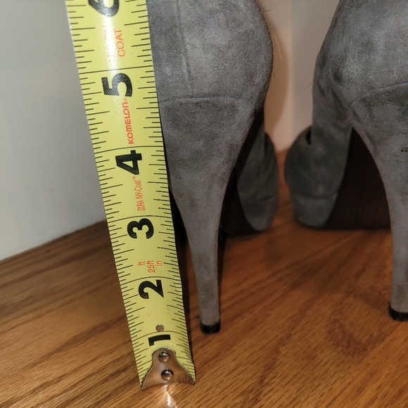 Stuart Weitzman Grey Suede Peep Toe Pumps - Picture 4 of 6